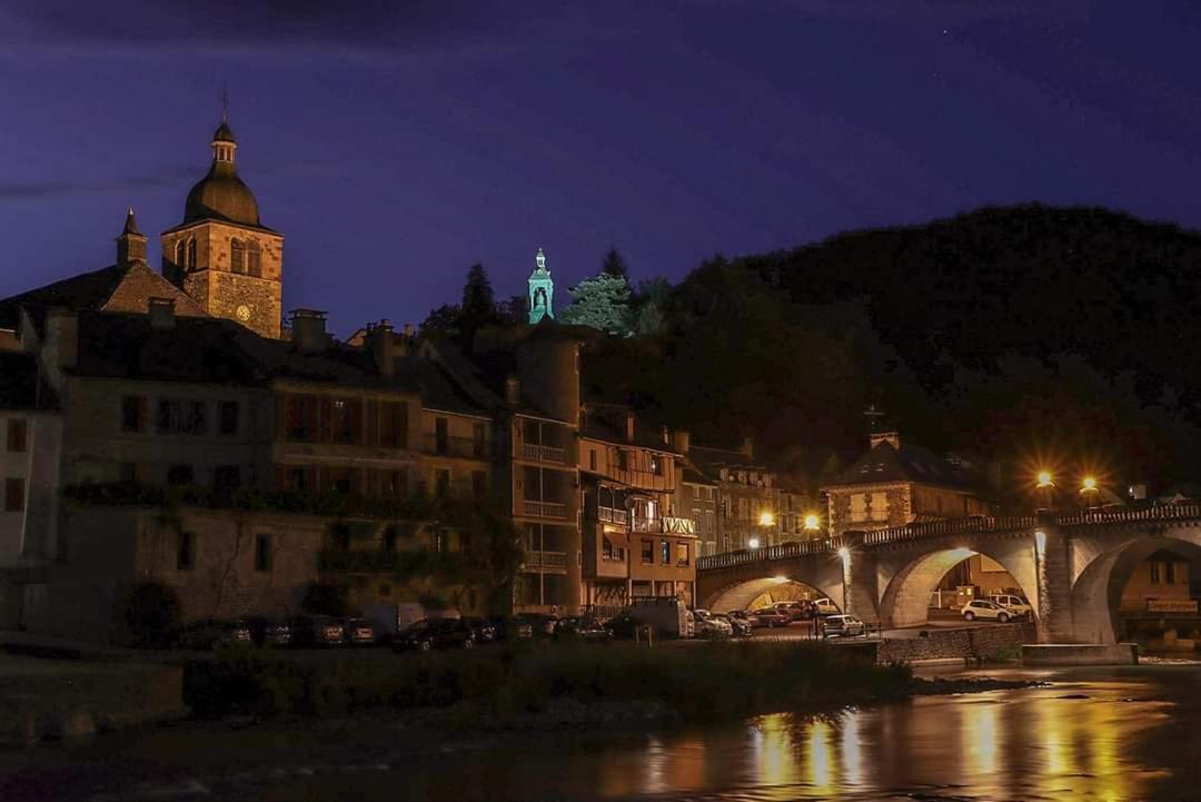 Riverrun Saint-Geniez-dʼOlt Extérieur photo