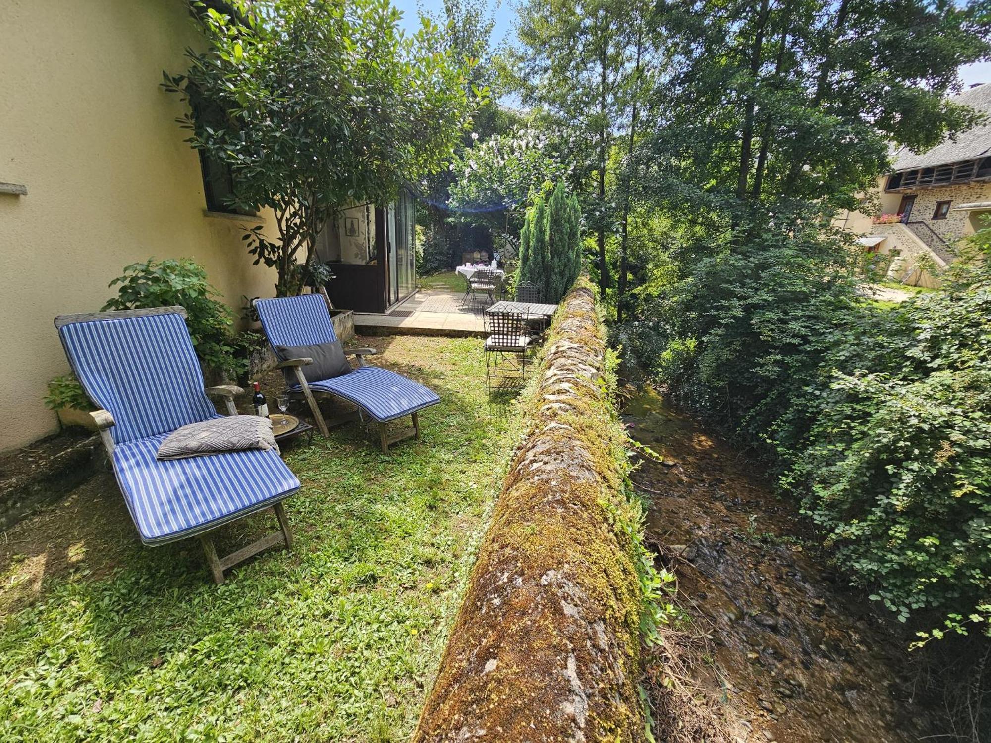 Riverrun Saint-Geniez-dʼOlt Extérieur photo